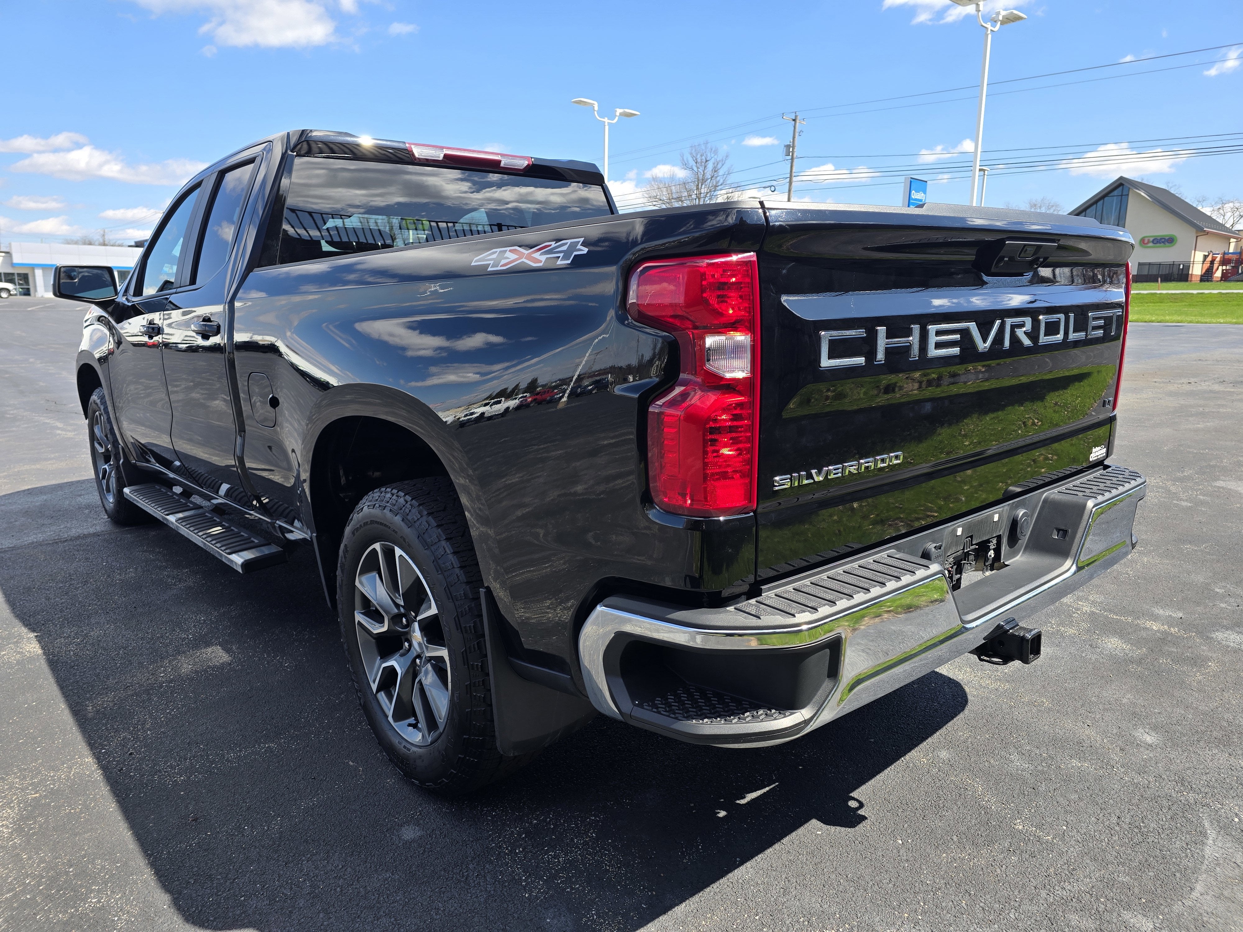 2023 Chevrolet Silverado 1500 LT (2FL)
