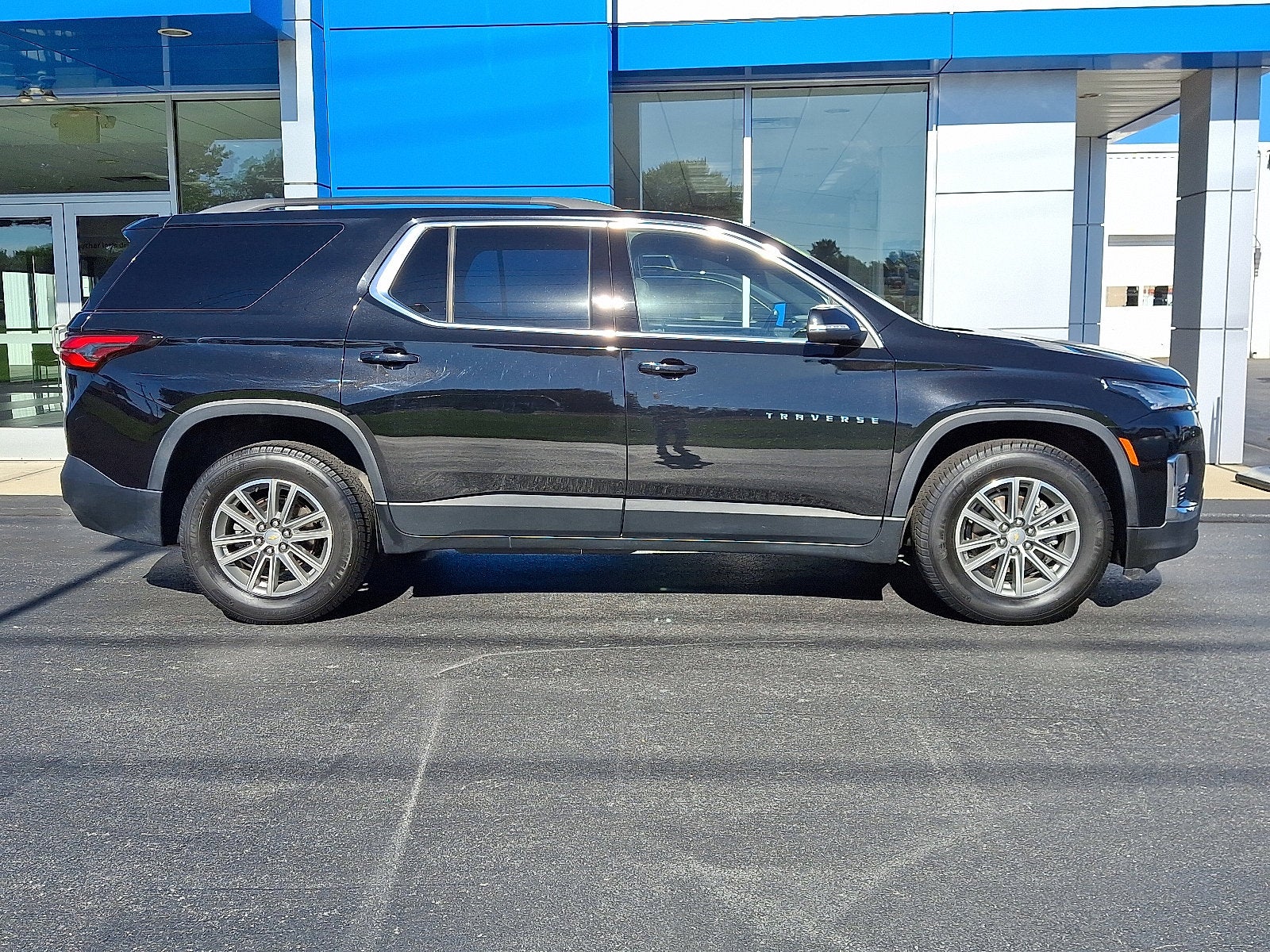 2022 Chevrolet Traverse LT Leather