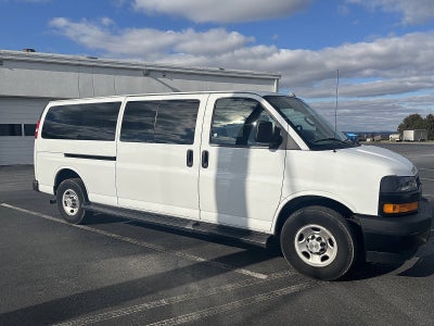 2023 Chevrolet Express Passenger 3500 1LS