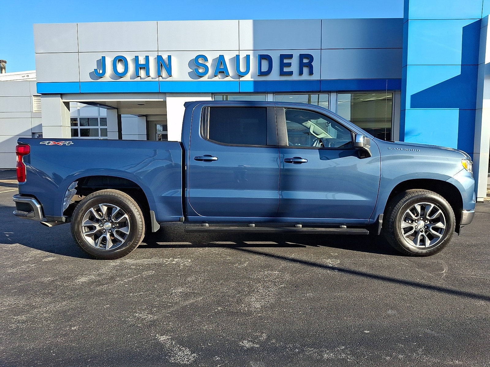 2024 Chevrolet Silverado 1500 LT (2FL)