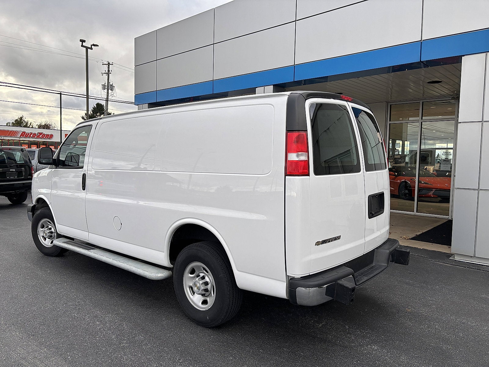 2024 Chevrolet Express Cargo 2500 WT