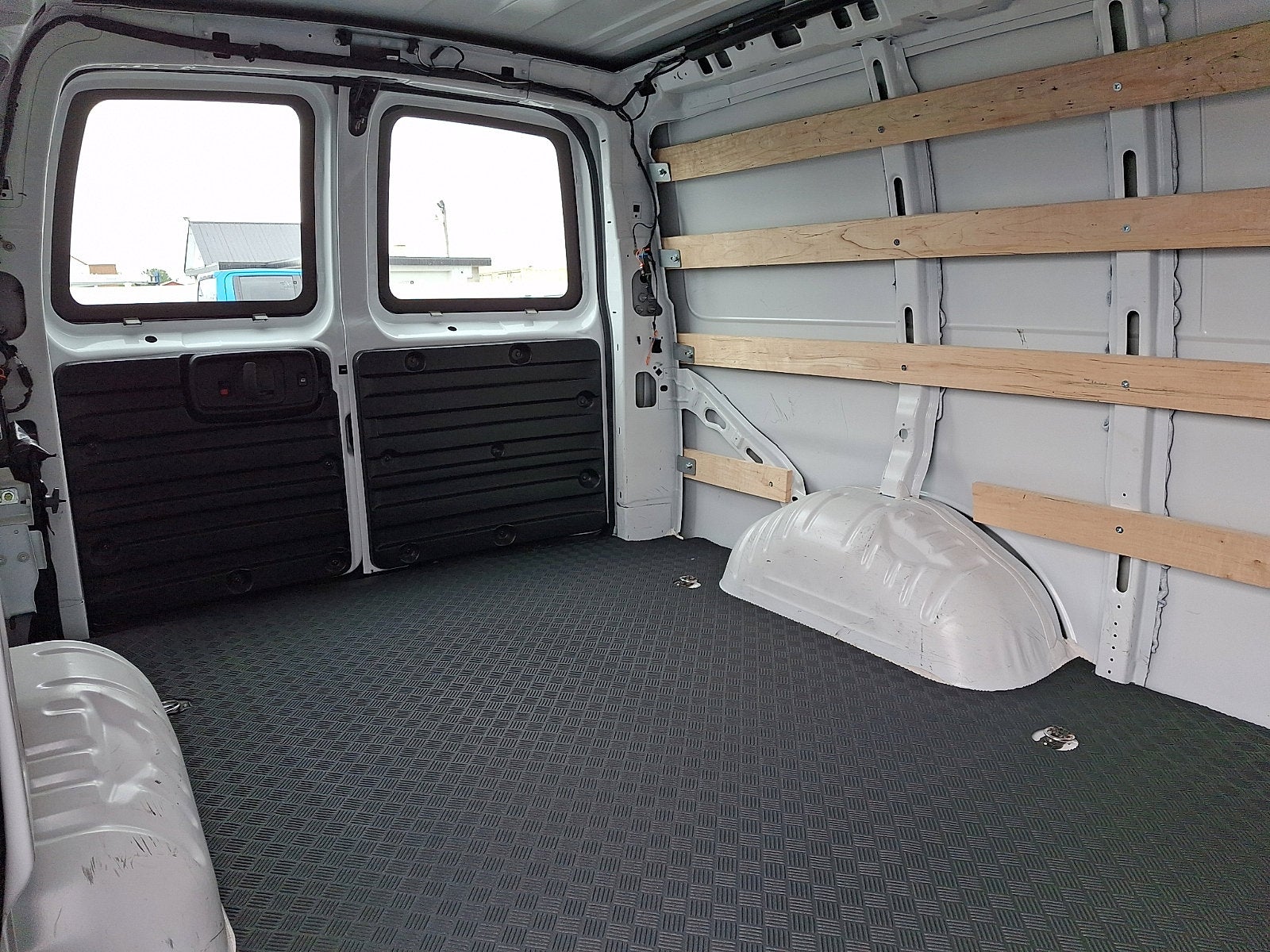 2024 Chevrolet Express Cargo 2500 WT