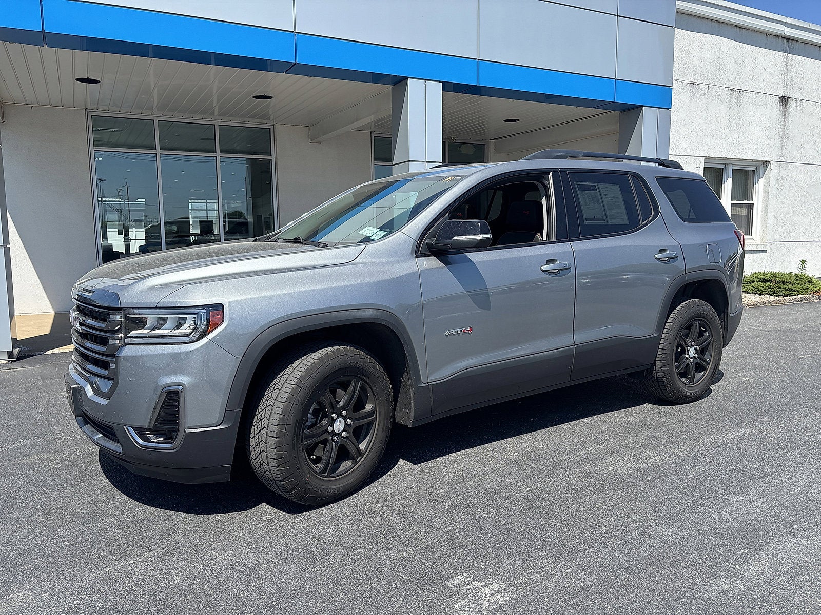 2023 GMC Acadia AT4