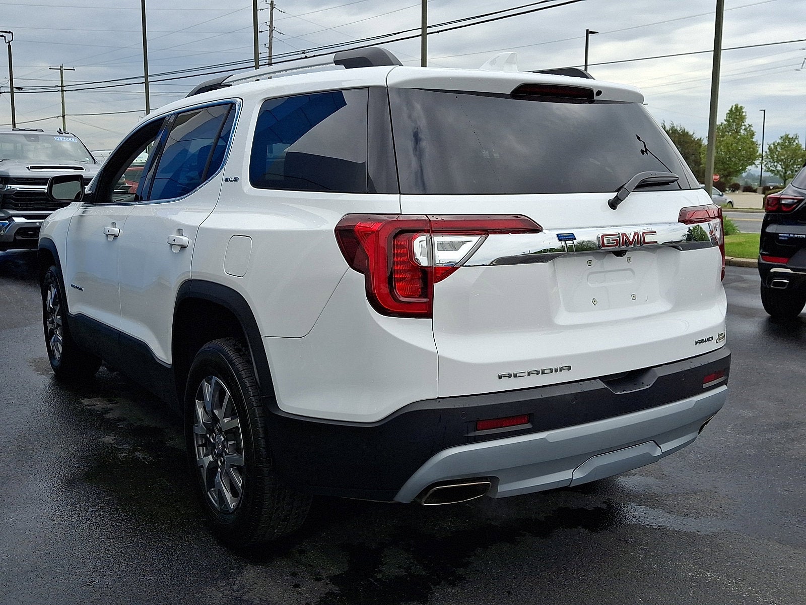 2023 GMC Acadia SLE