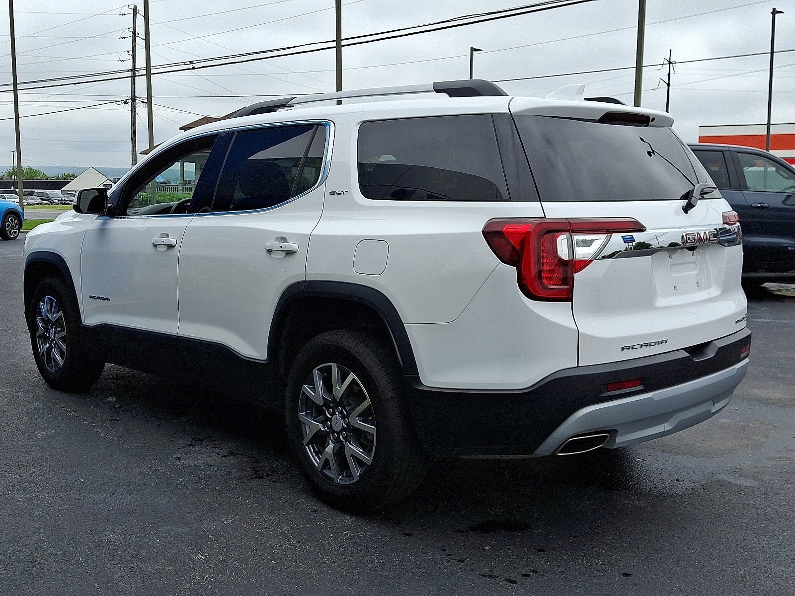2023 GMC Acadia SLT