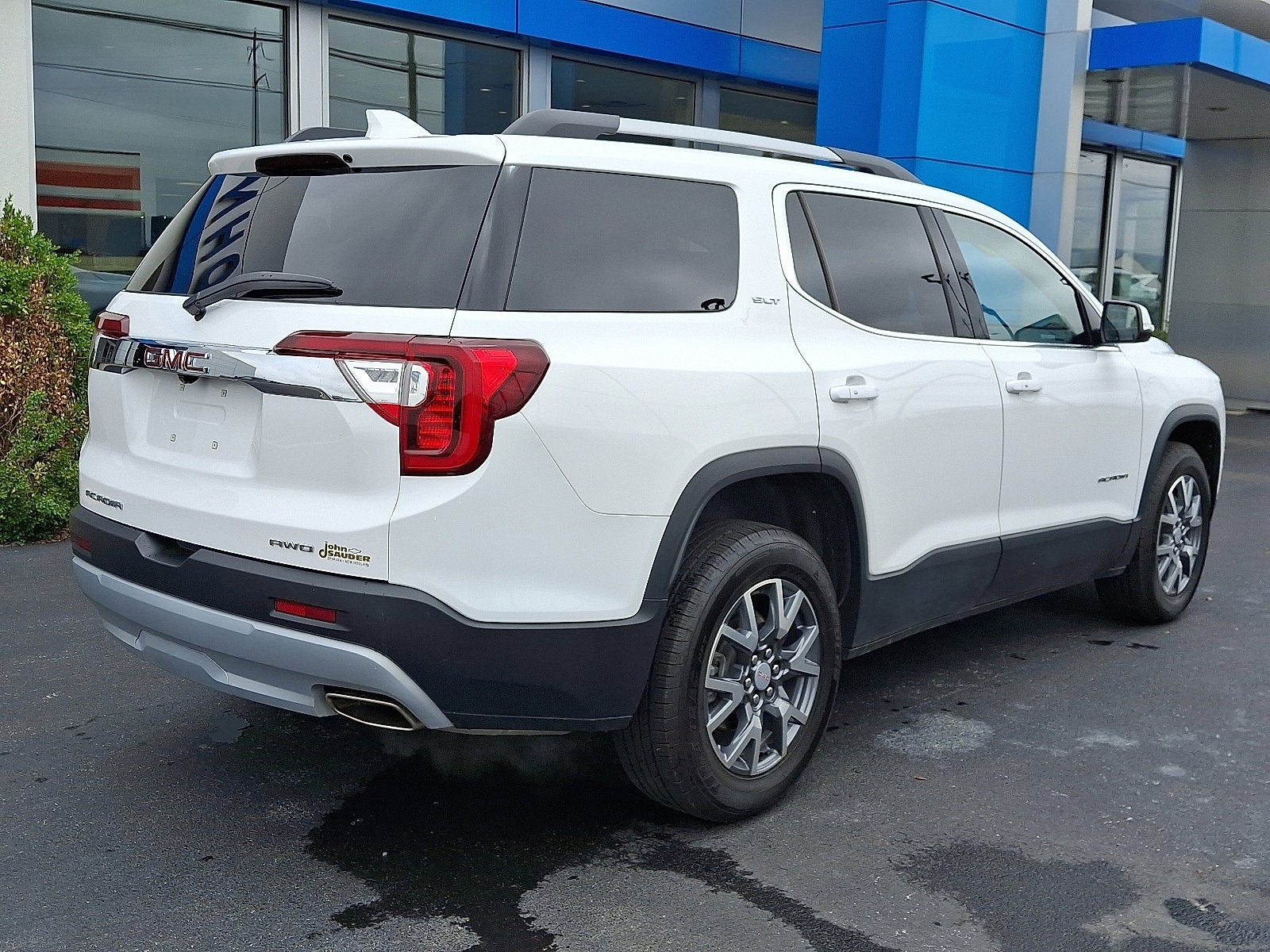 2023 GMC Acadia SLT
