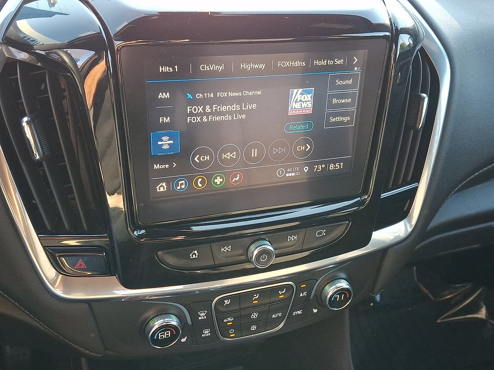 2023 Chevrolet Traverse LT Cloth