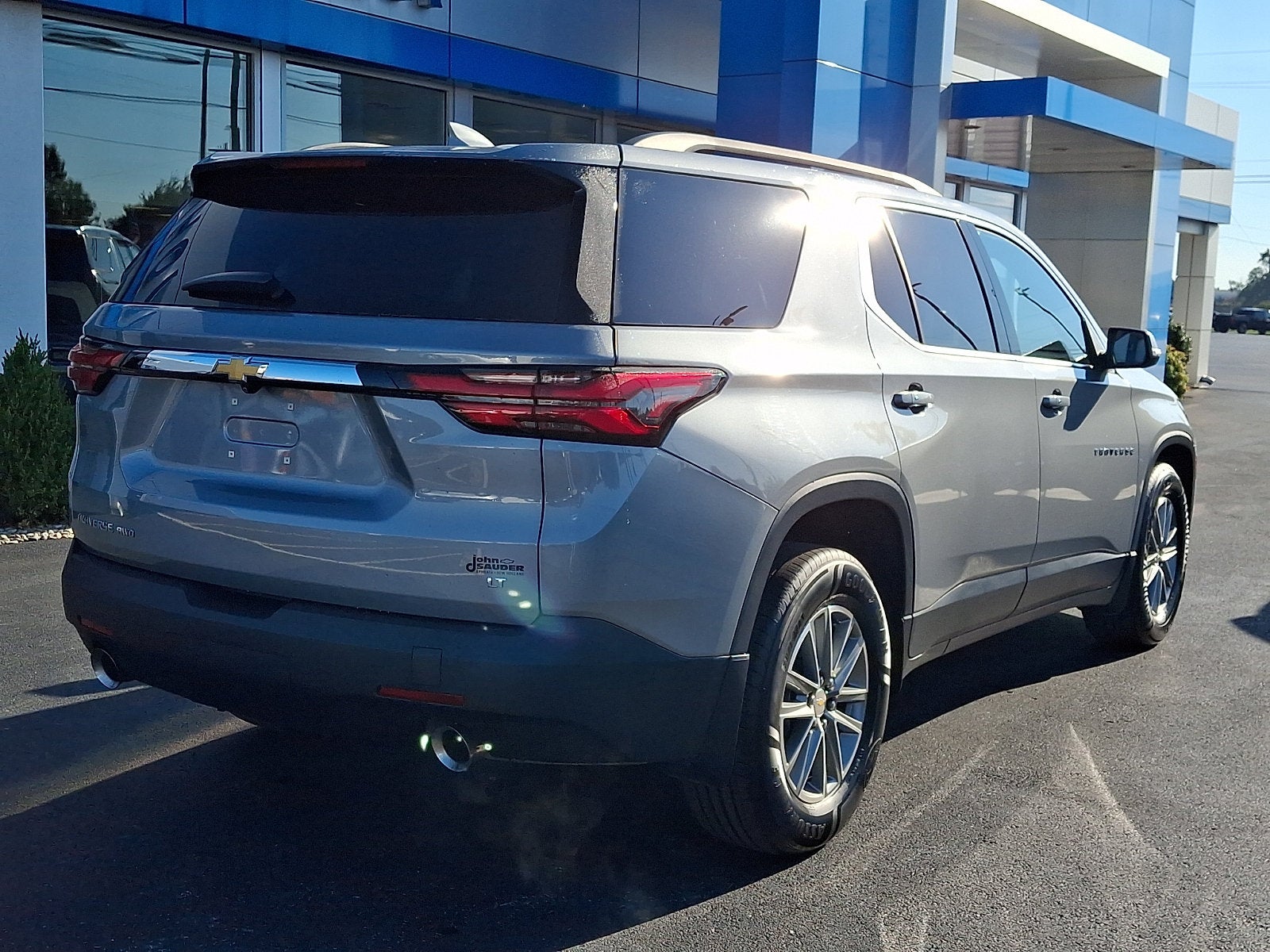 2023 Chevrolet Traverse LT Cloth