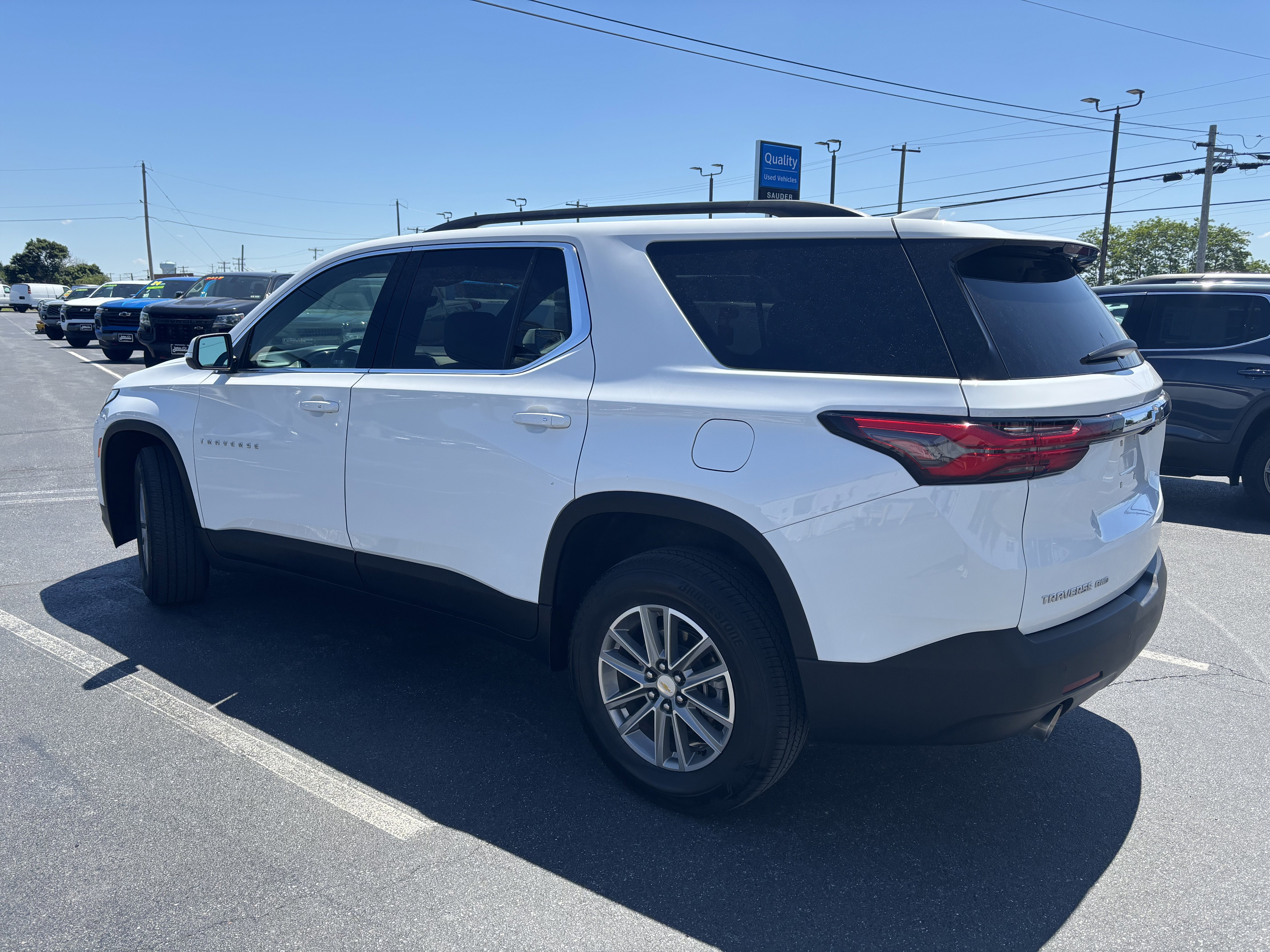 2023 Chevrolet Traverse LT Cloth