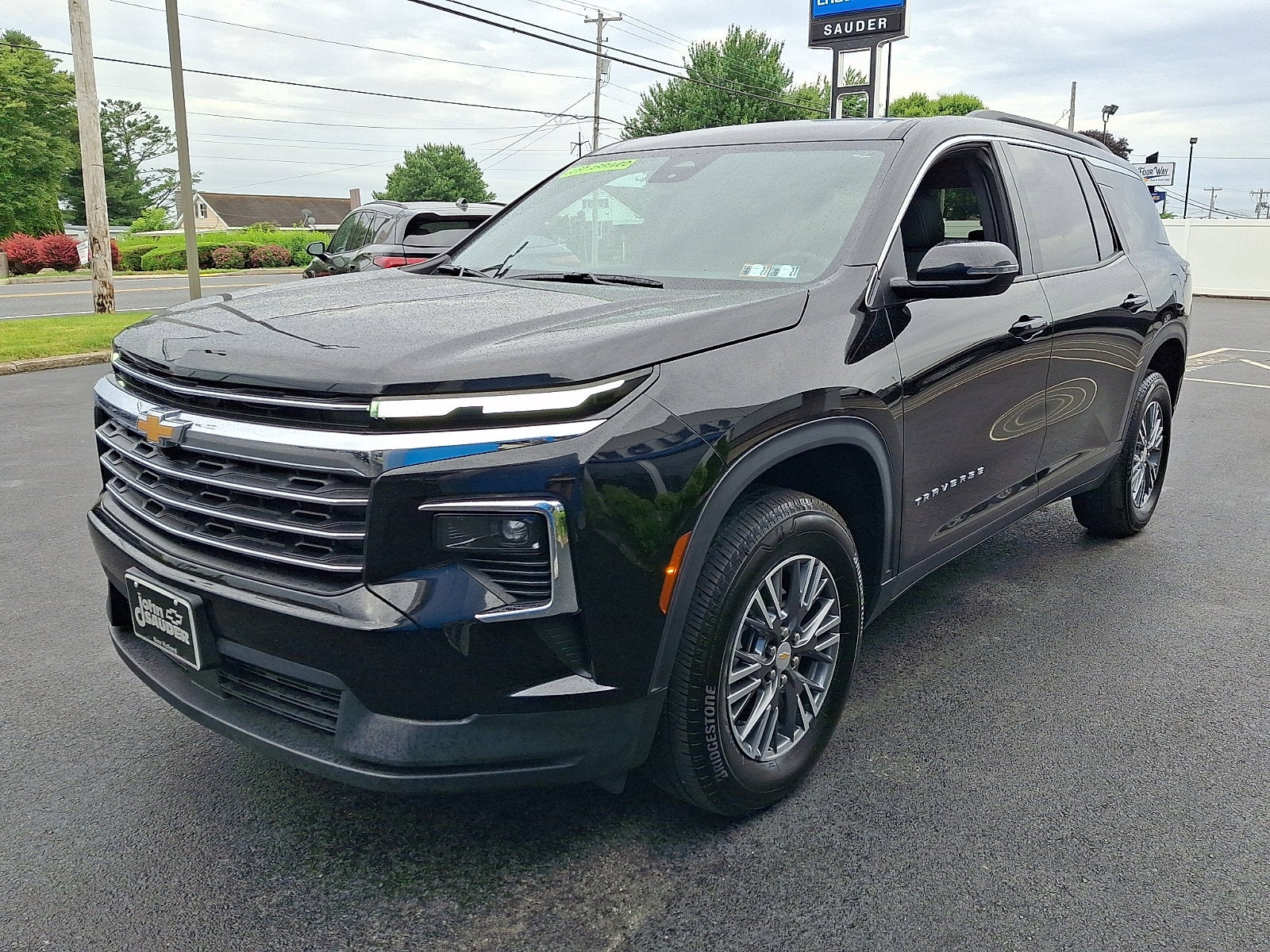 2025 Chevrolet Traverse LT