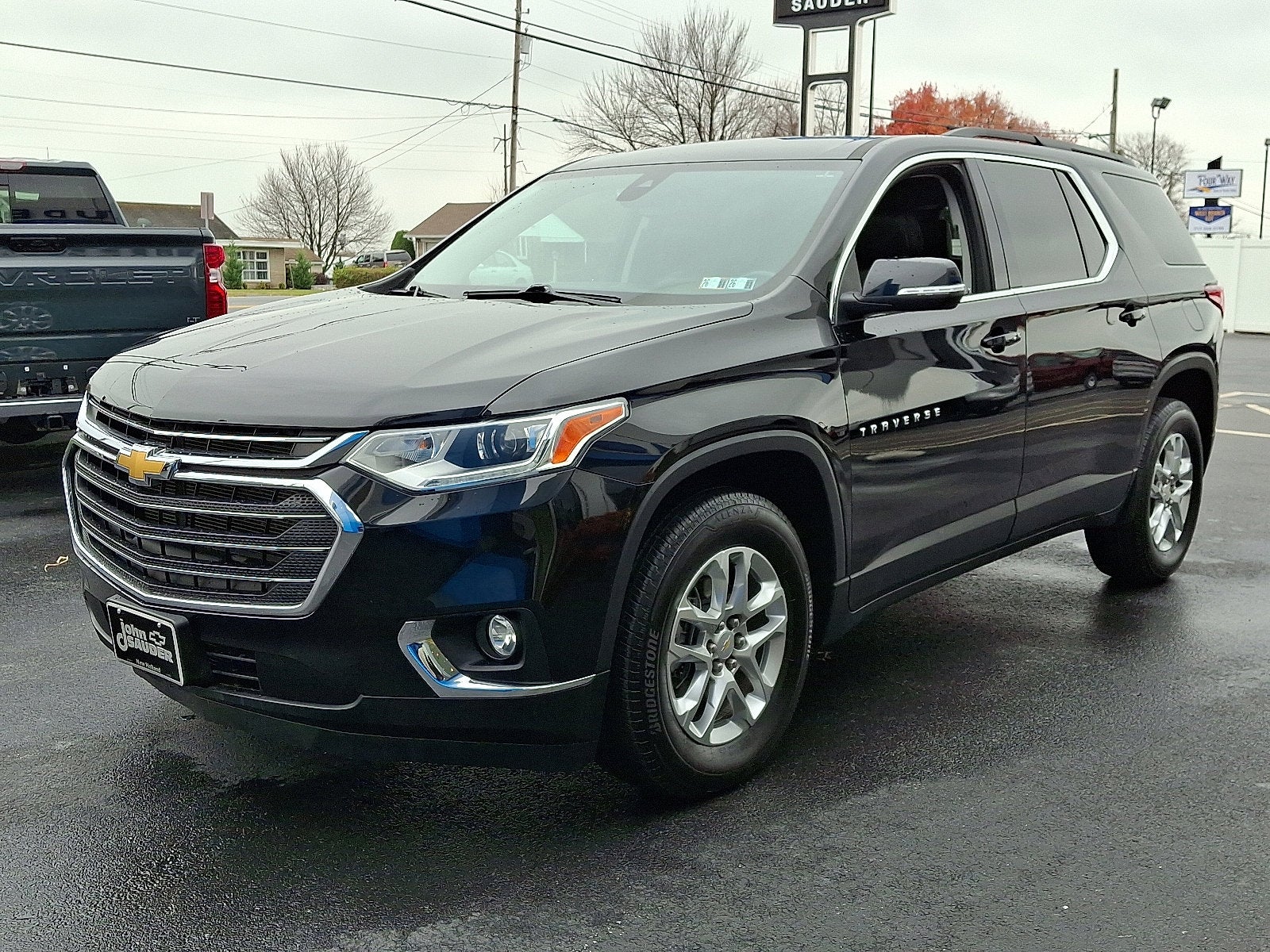 2021 Chevrolet Traverse LT Leather