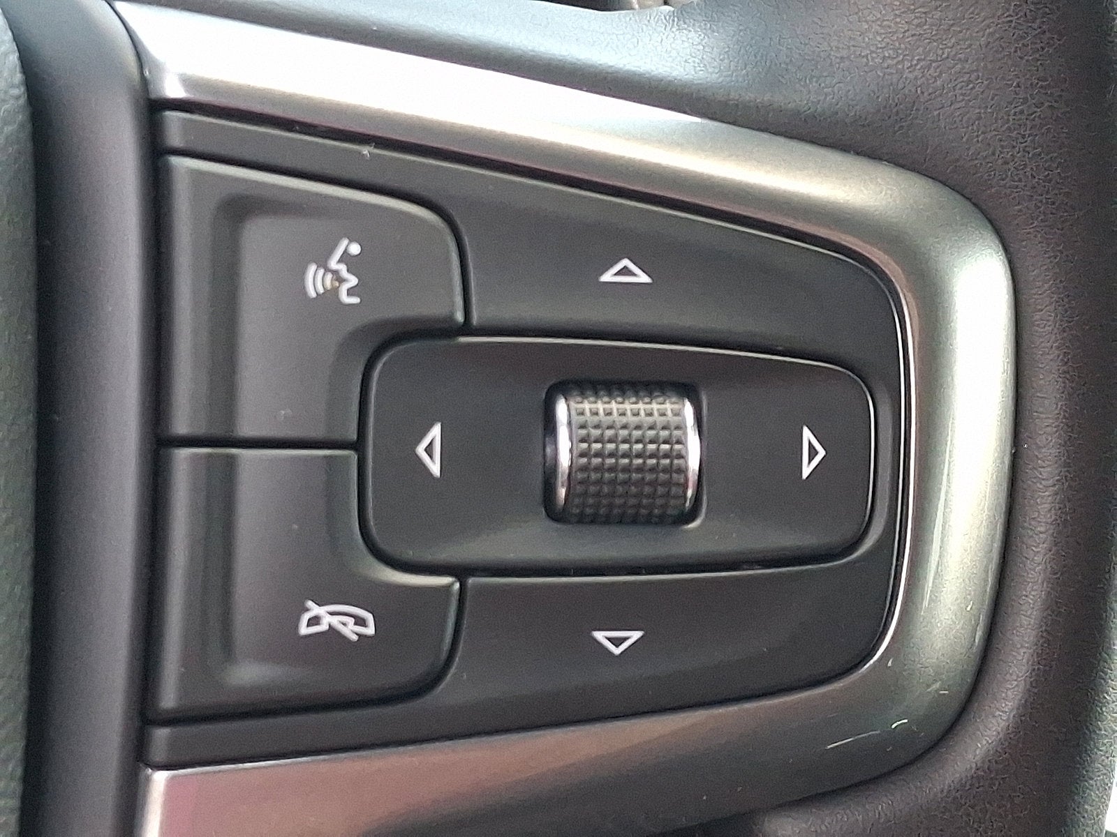 2024 Chevrolet Suburban LS