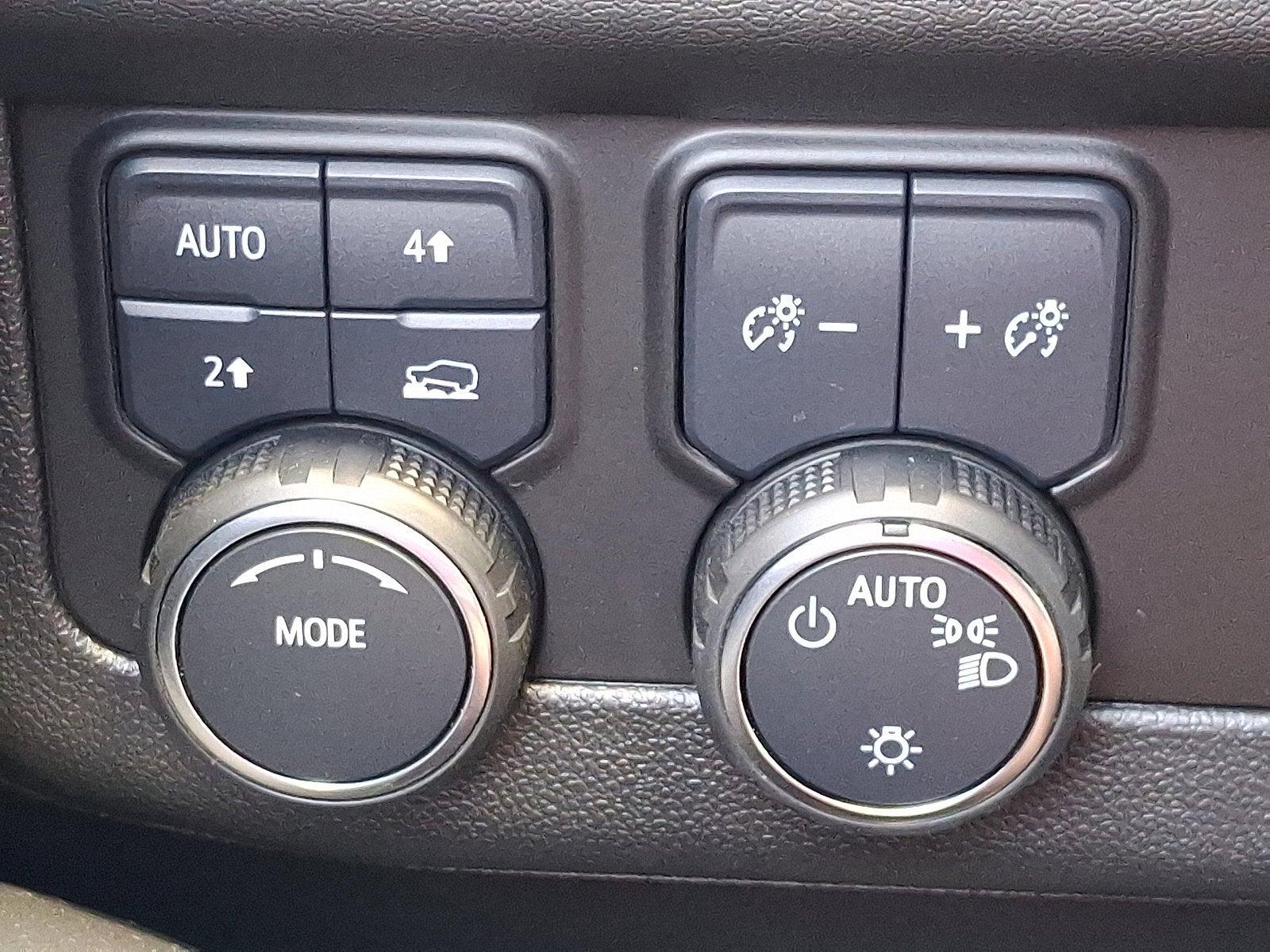 2024 Chevrolet Suburban LS