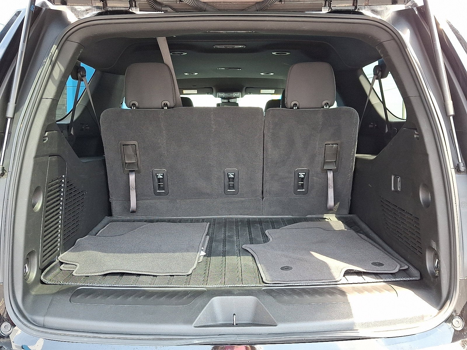 2024 Chevrolet Suburban LS