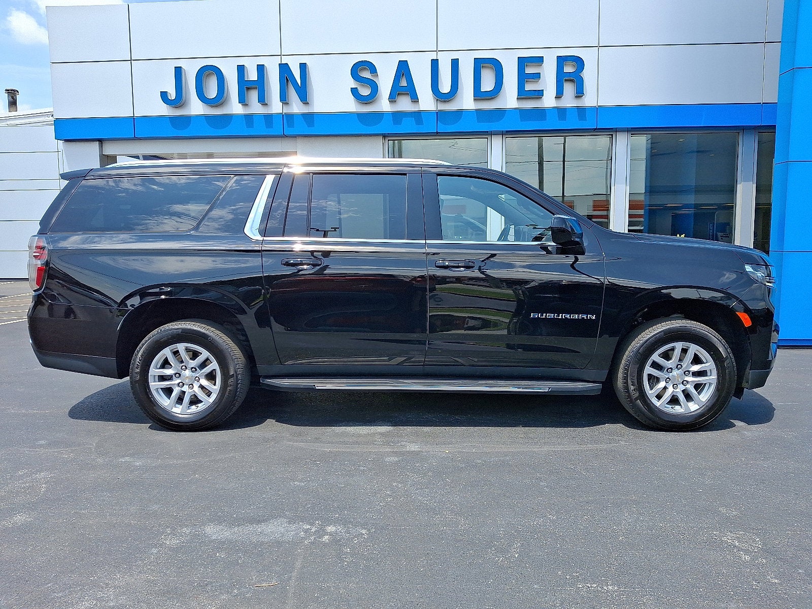 2024 Chevrolet Suburban LS