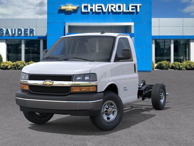 2025 Chevrolet Express Cutaway 3500 1WT