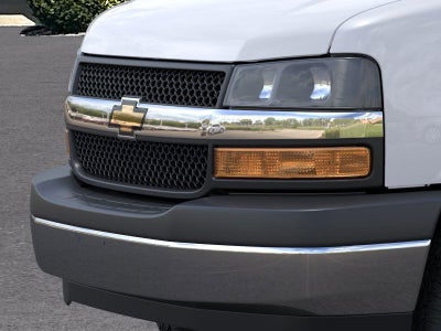 2025 Chevrolet Express Cutaway 3500 1WT