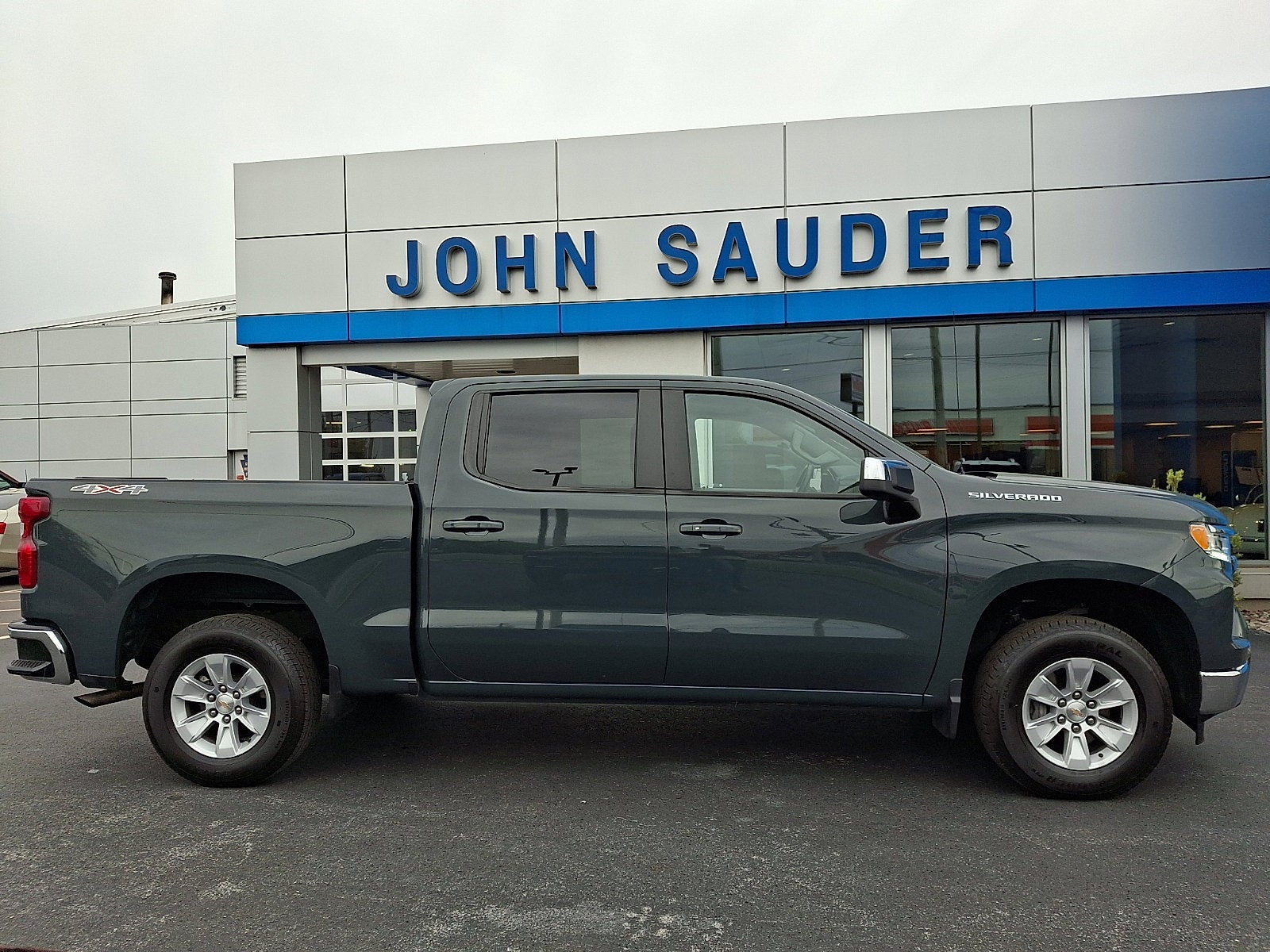 2025 Chevrolet Silverado 1500 LT