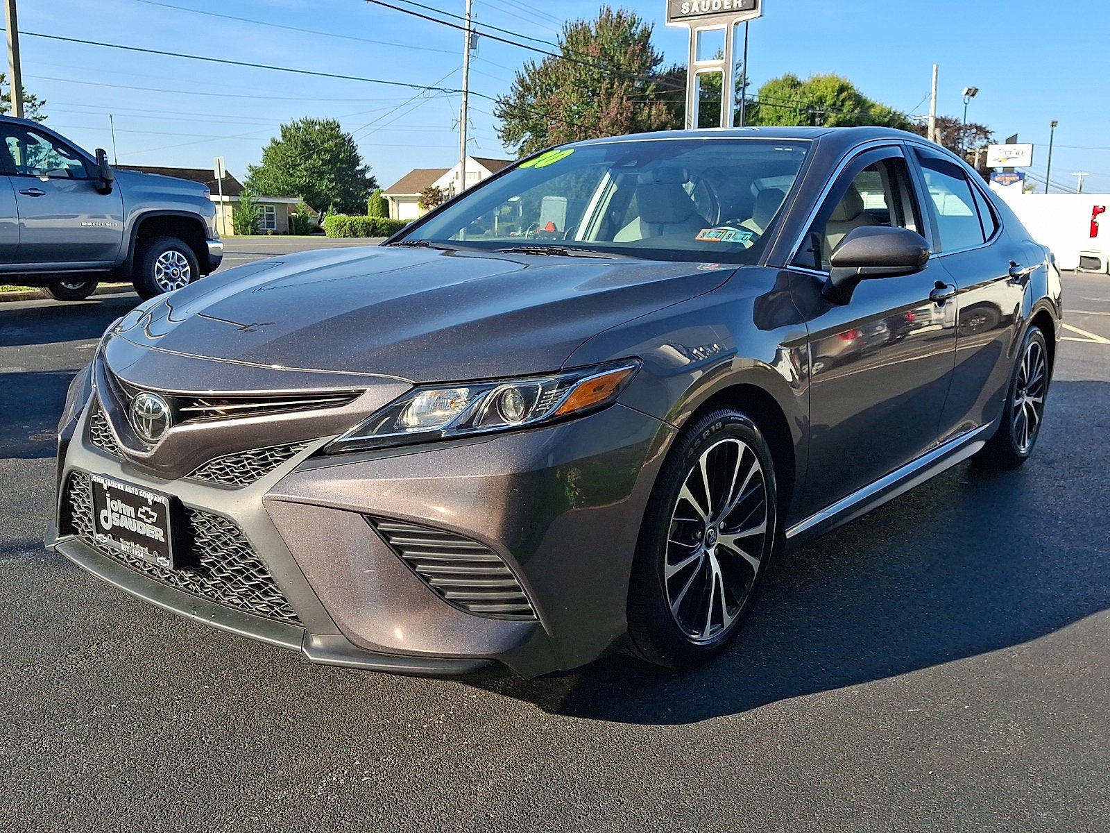 2020 Toyota Camry SE